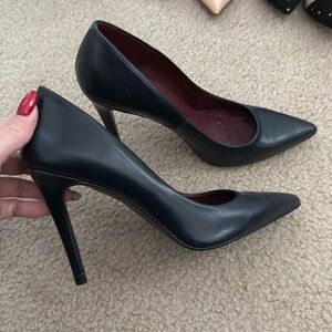 Zara Navy leather pumps size 40